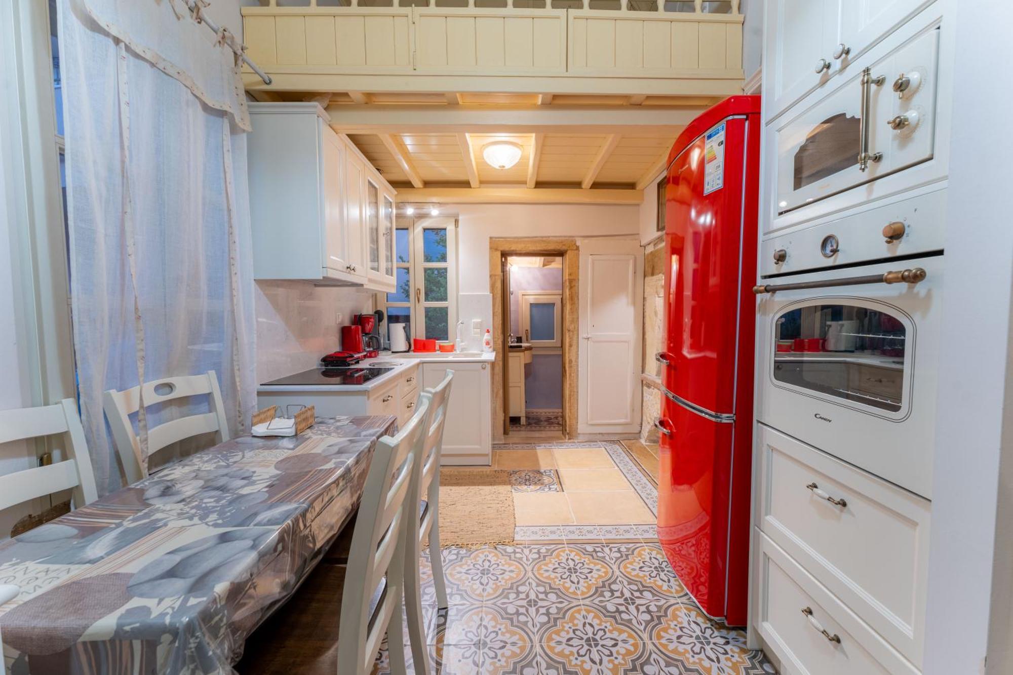 Irene's Mansion Apartment *